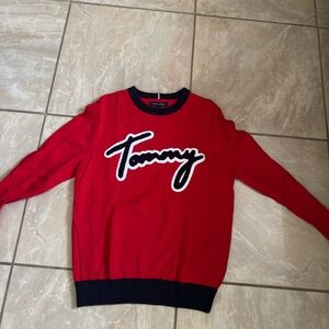 Tommy red crewneck